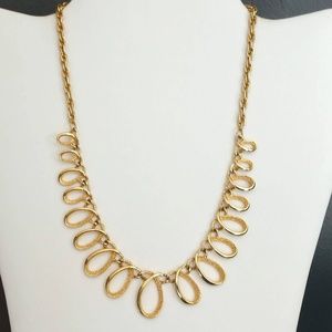 Gold textured loop necklace